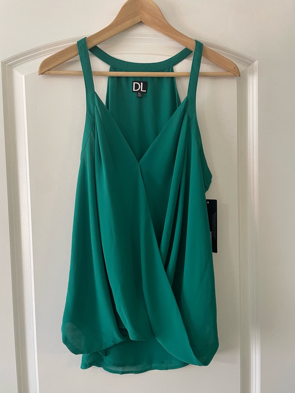 DL Green Draped Halter Style V-Neck Sleeveless Blouse in Green Size XL NWT